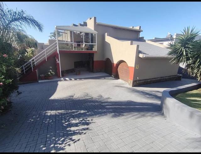 4 BEDROOM HOUSE FOR SALE IN WAVECREST